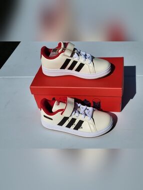 KIDS 13C ADIDAS GRAND COURT HOME ALONE – NEW IN BOX